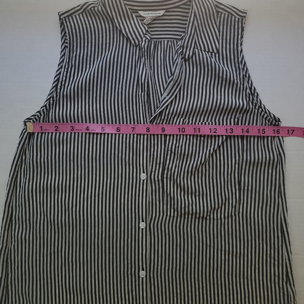 Club Monaco - Picture 6 of 8